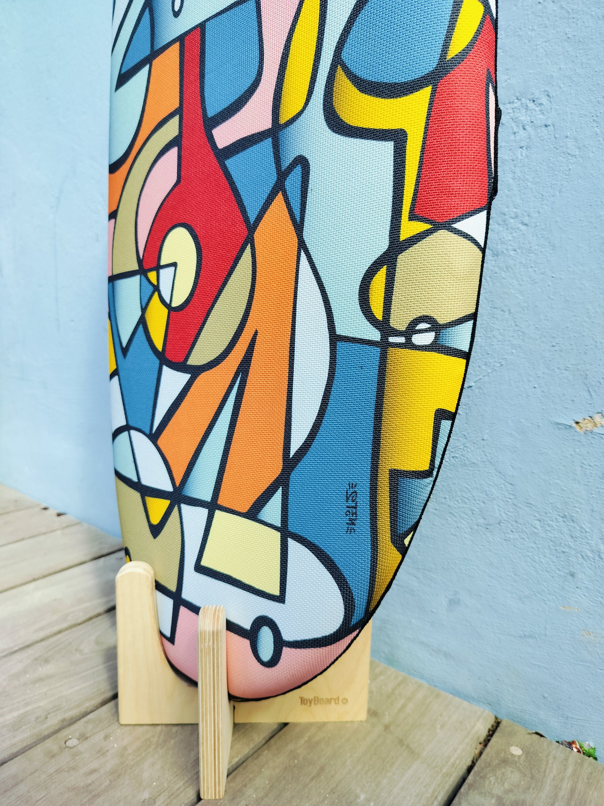 Zoom on Nils Inne's signature on the Nils ToyBoard