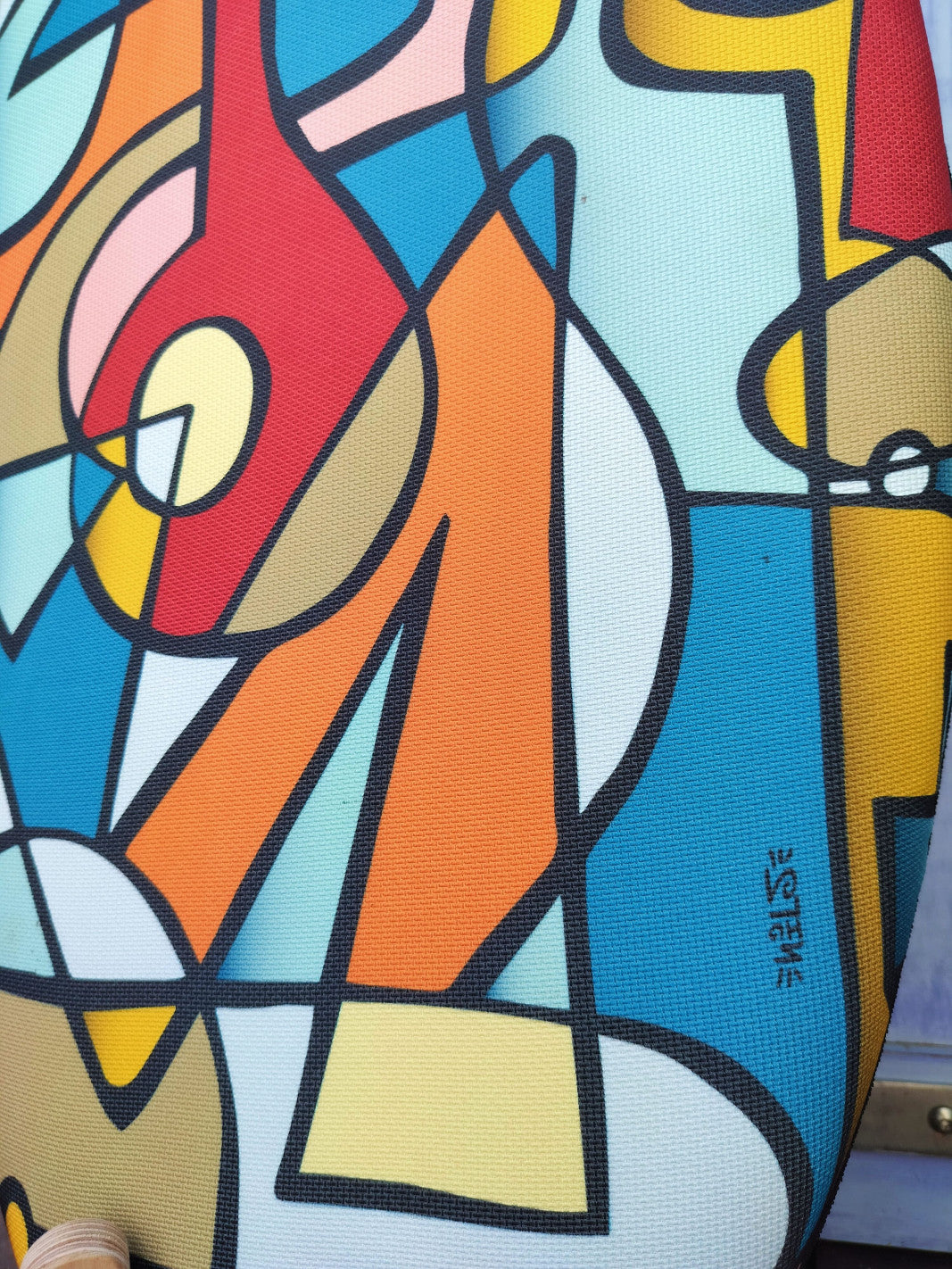 Zoom on the vibrant Nils ToyBoard, created in collaboration with French artist Nils Inne