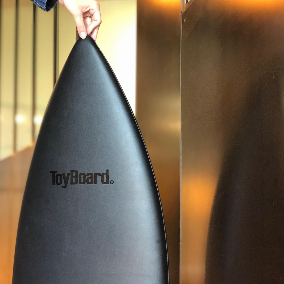 ToyBoard noire présentée dans l’établissement